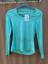 Load image into Gallery viewer, Athleta shirt
